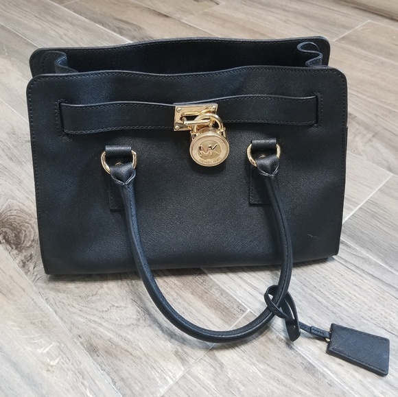 Michael Kors purse - Picture 1 of 3